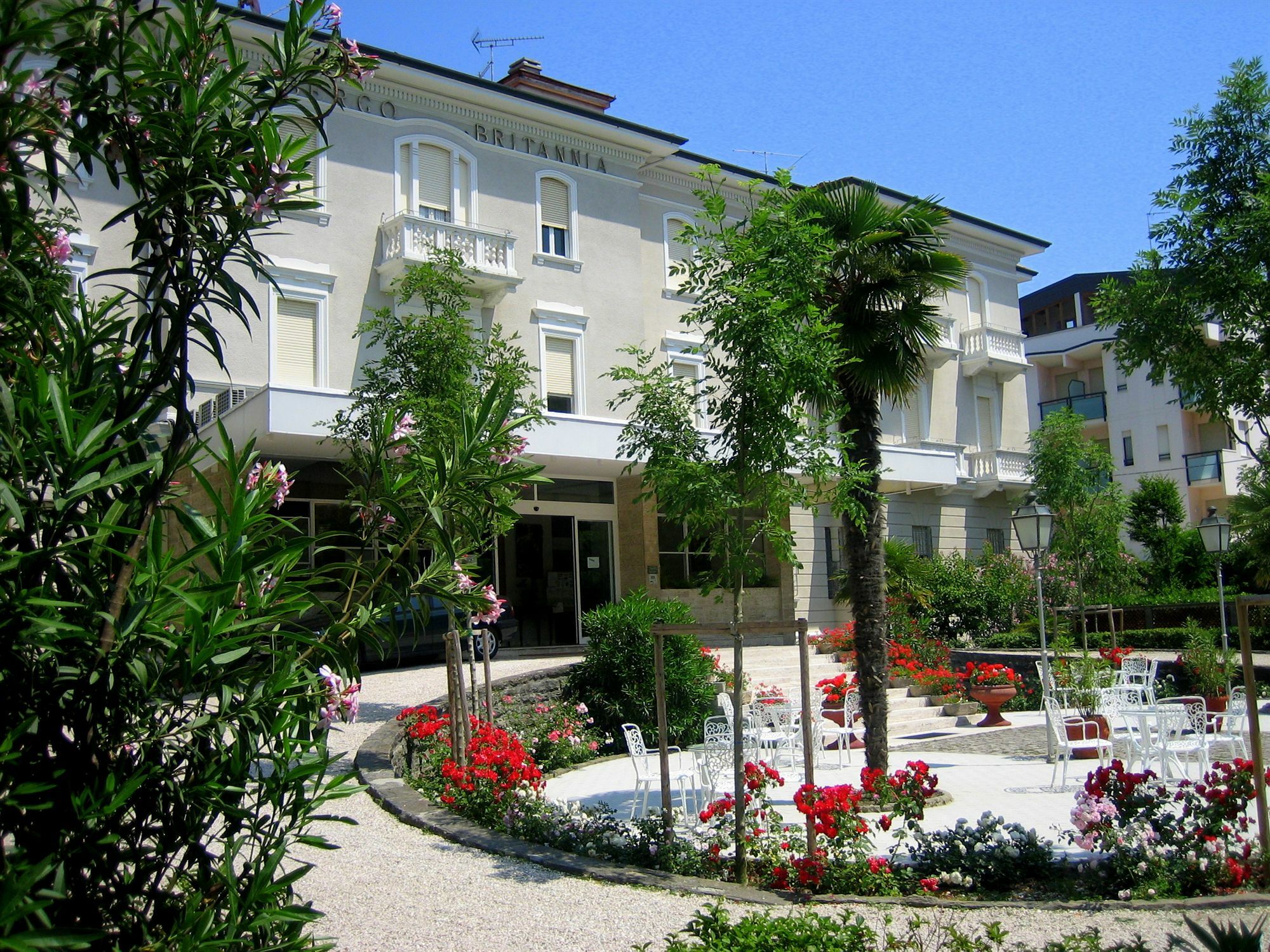 Hotel Britannia Чезенатико Экстерьер фото
